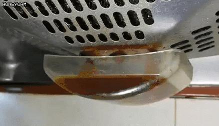 三年不用洗油烟机,抽油烟机清洗方法用塑料瓶