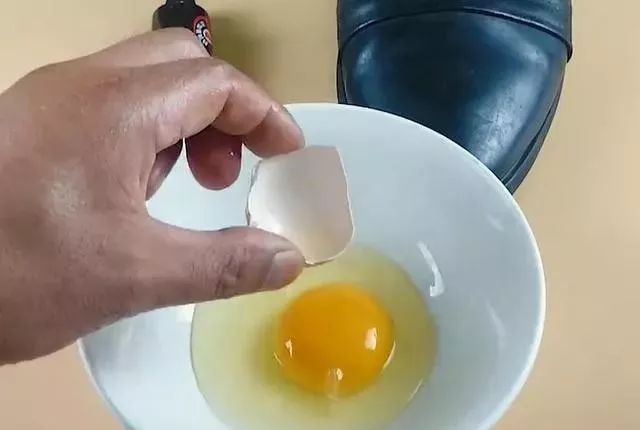 皮鞋破皮小妙招,黑色皮鞋擦破皮怎么修复