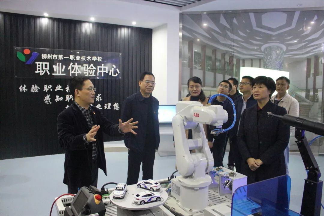 教师节特辑与你同行,我眼中的您教师节特辑