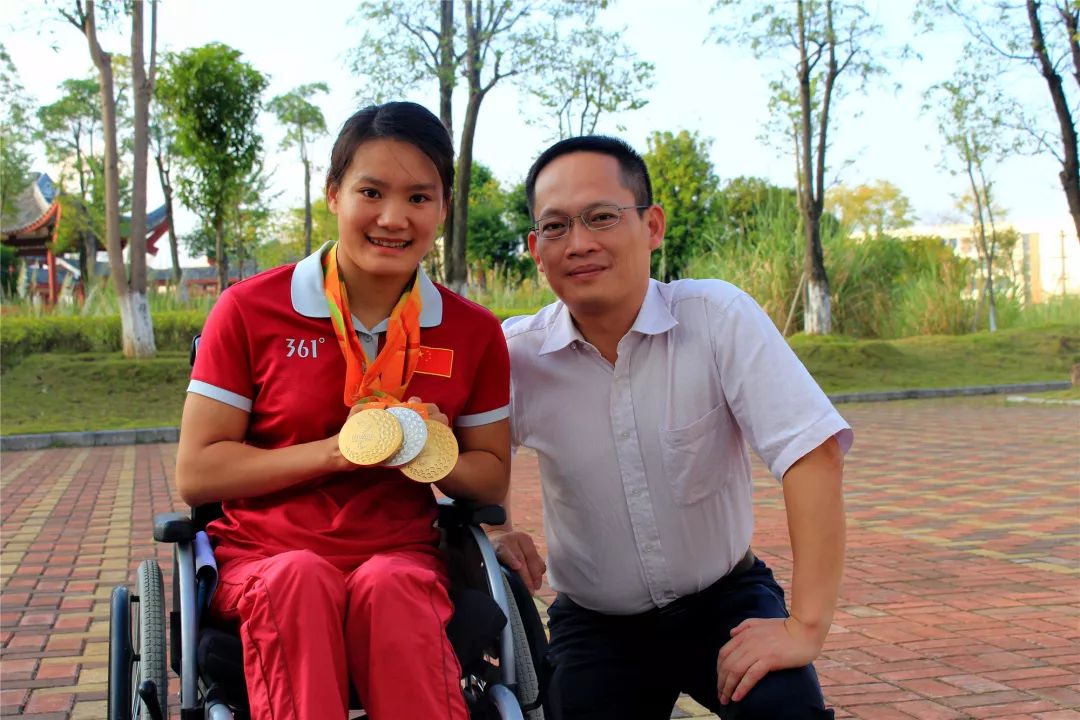 教师节特辑与你同行,我眼中的您教师节特辑