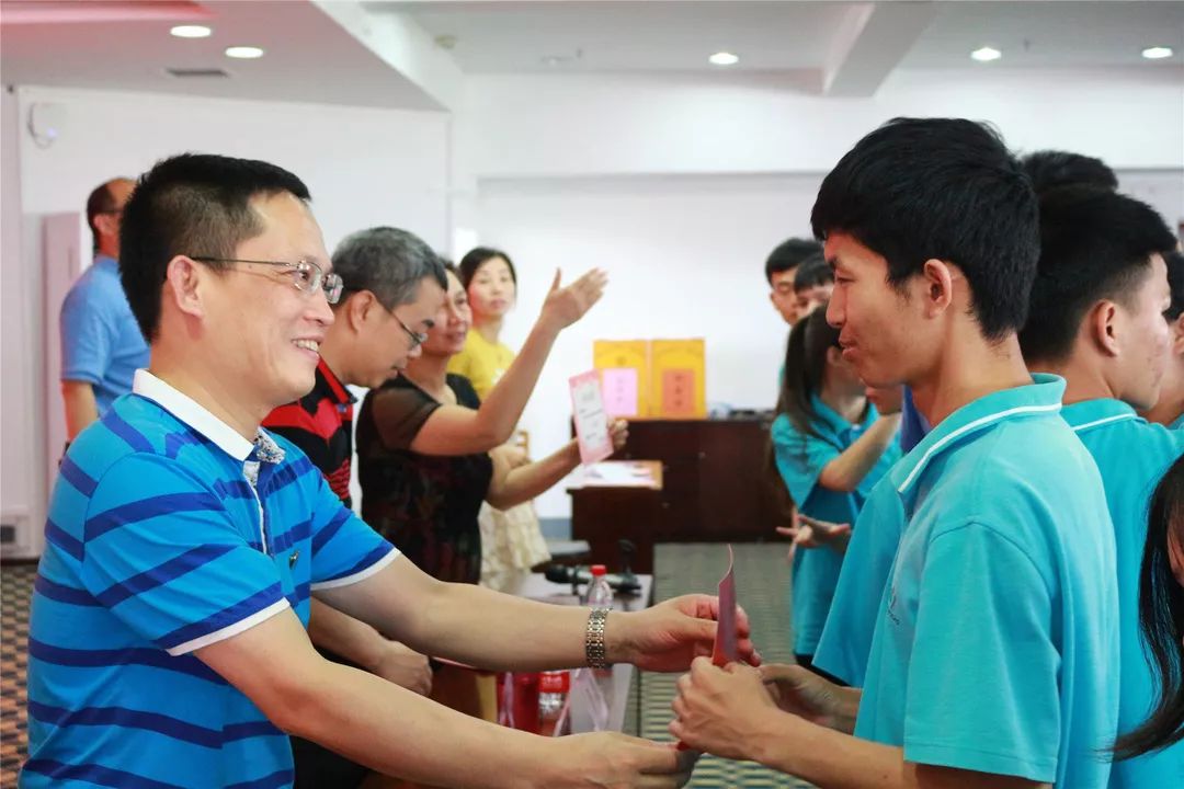 教师节特辑与你同行,我眼中的您教师节特辑