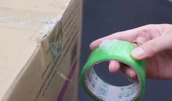 没有剪刀，怎么轻松地断开胶带呢？这几招很好用