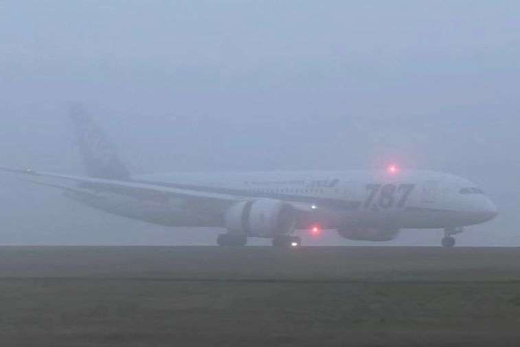 飞机为什么这么多雾天起降,飞机为什么在夜间也可以飞