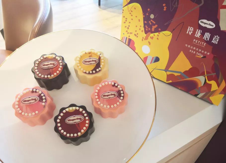 中秋夜“昊月馆”吃月饼冰淇淋,与“国民弟弟”刘昊然浪漫邂逅