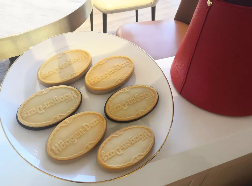 中秋夜“昊月馆”吃月饼冰淇淋,与“国民弟弟”刘昊然浪漫邂逅