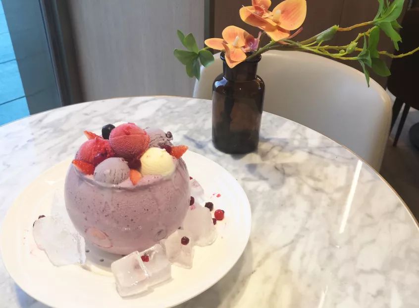 中秋夜“昊月馆”吃月饼冰淇淋,与“国民弟弟”刘昊然浪漫邂逅