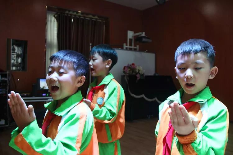 寄情于月亮的诗句,寄情中秋朗诵