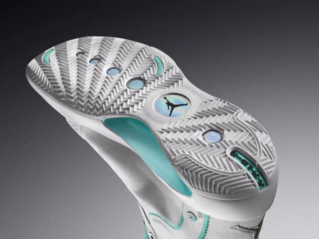 郭艾伦aj34秋天能穿吗,郭艾伦球员版aj34low登场