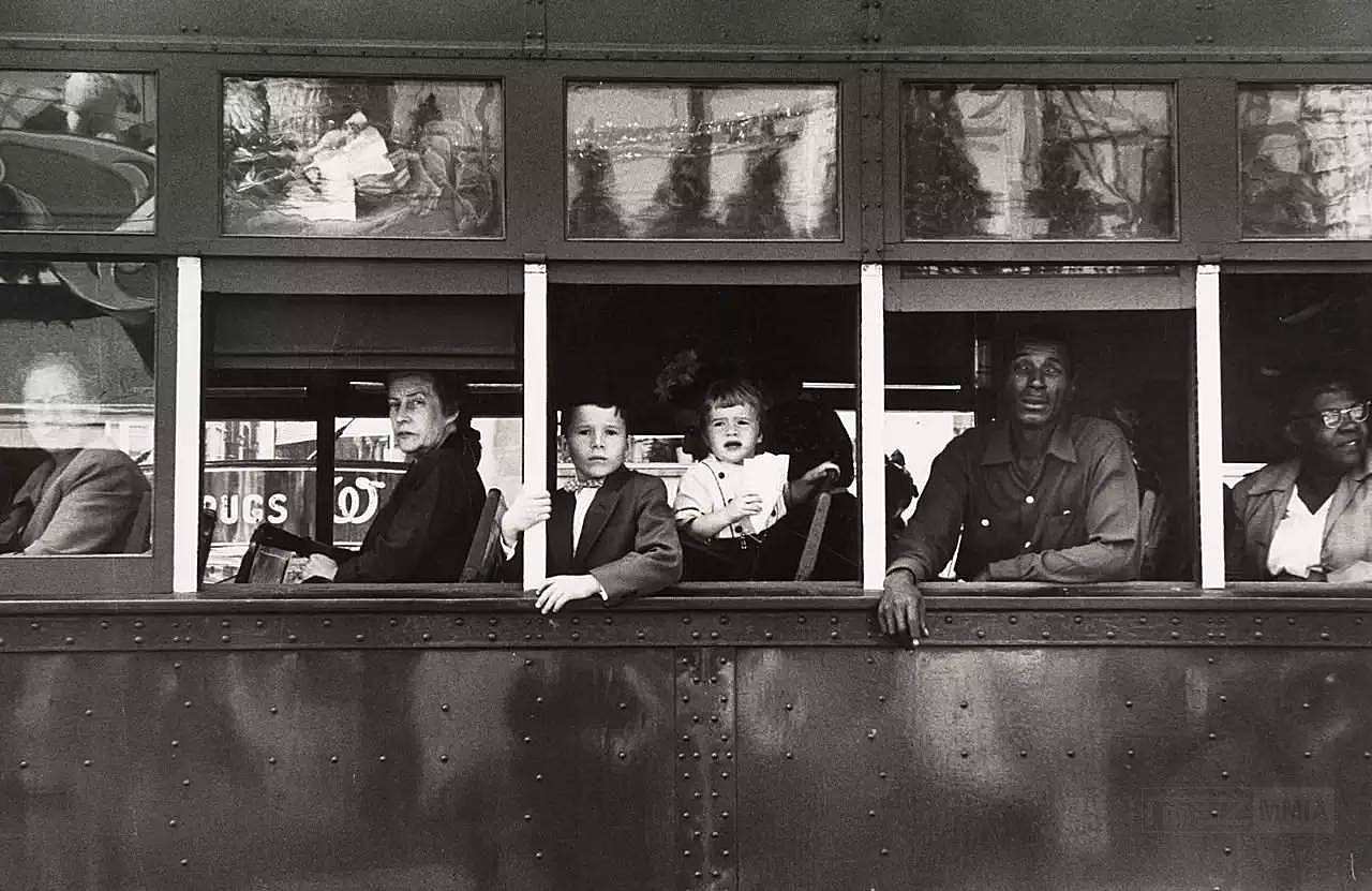 试着赞美这个残缺的世界铃声,试着赞美这个残缺的世界是什么梗