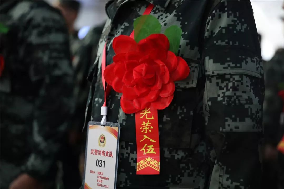 新战友穿着21式军服入营,上等兵在部队的日常生活