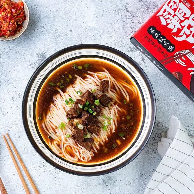 美好的米粉像少女的胸，但我们只能吃到硅胶？