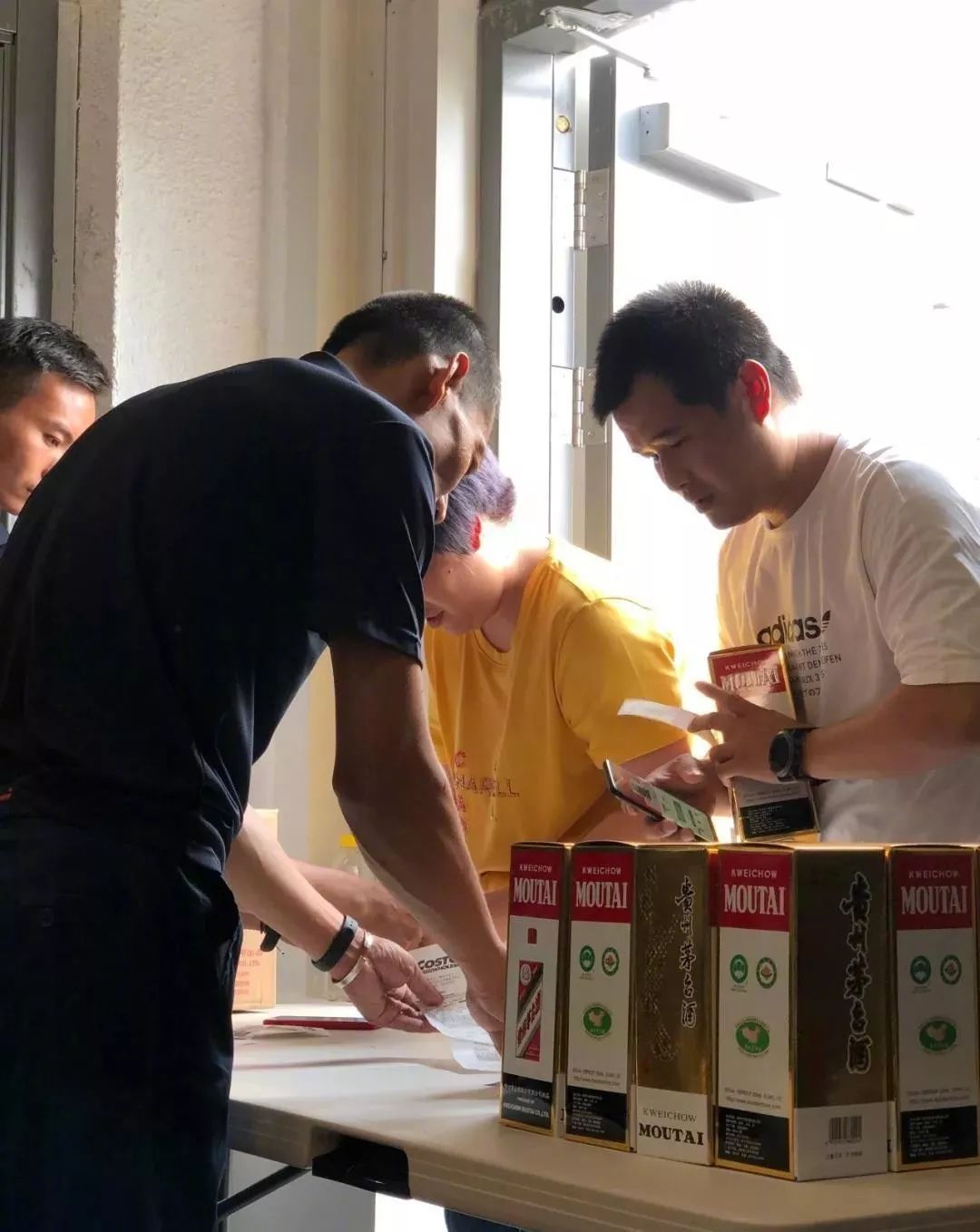 Costco又挤爆了!茅台1499元!退会员卡的傻眼了...