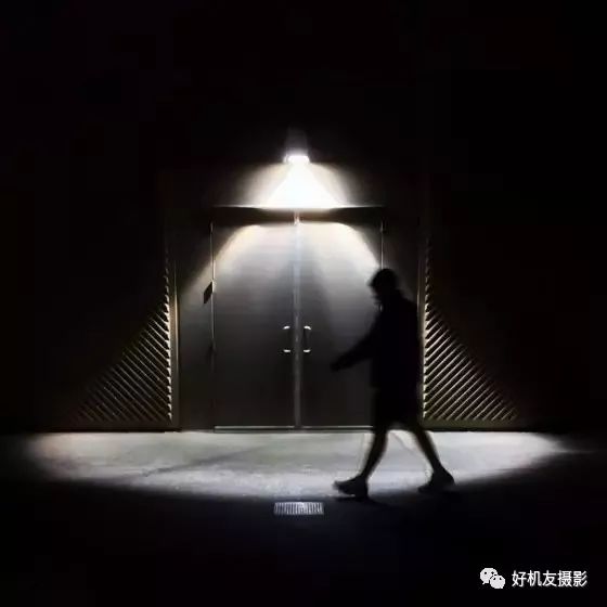 苹果手机夜间拍照如何清晰,红米手机夜间拍照怎么打开闪光灯