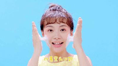 鼻头痘痘爆浆,鼻头痘痘挤出来的白色物质是什么