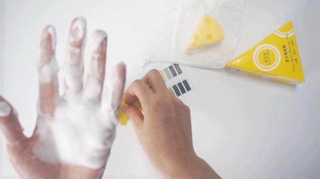 鼻头痘痘爆浆,鼻头痘痘挤出来的白色物质是什么