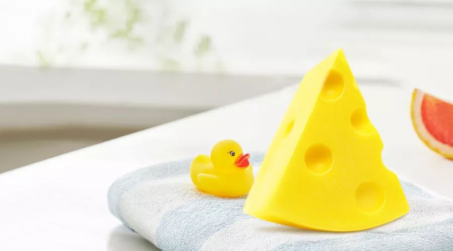 鼻头痘痘爆浆,鼻头痘痘挤出来的白色物质是什么