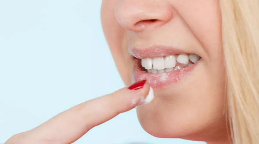 异维a酸是抗痘神器吗,异维a酸软胶囊祛痘坑痘疤