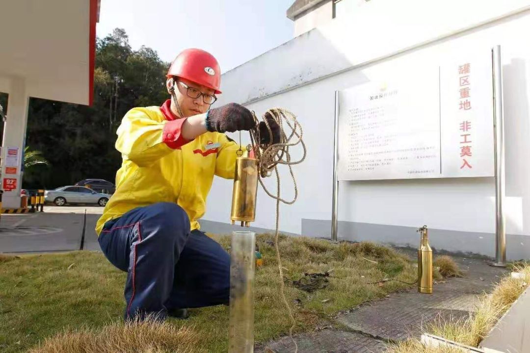 维修师傅说油品质差要加什么油,修理厂的师傅都说网上机油太假
