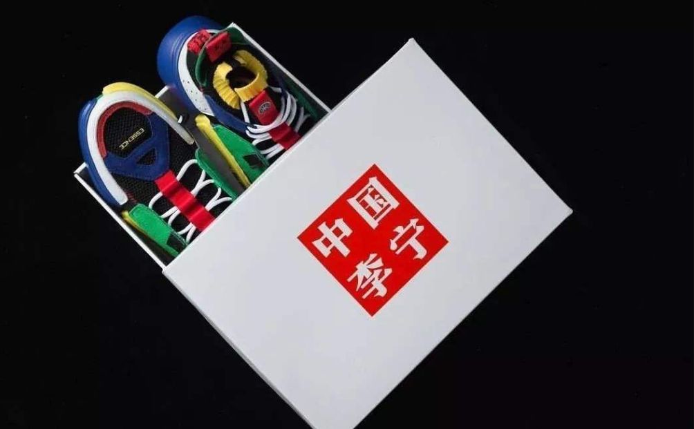 顺国运,左右沙发一小步,家居潮牌一大步