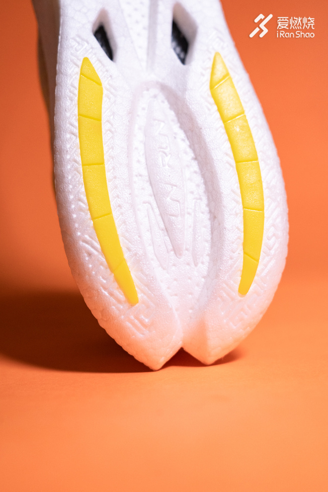 李宁马拉松专业跑鞋推荐飞电跑鞋,李宁竞速跑鞋哪个系列最好