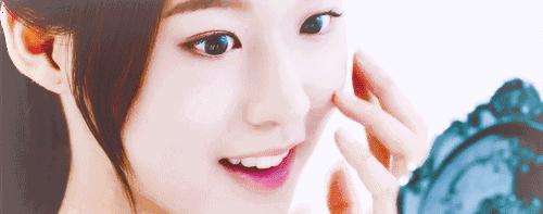 这款急救弹性蛋白贴,每天一片赶走干纹,还你天鹅美颈