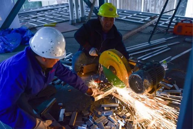 什邡，我想和你谈一辈子恋爱