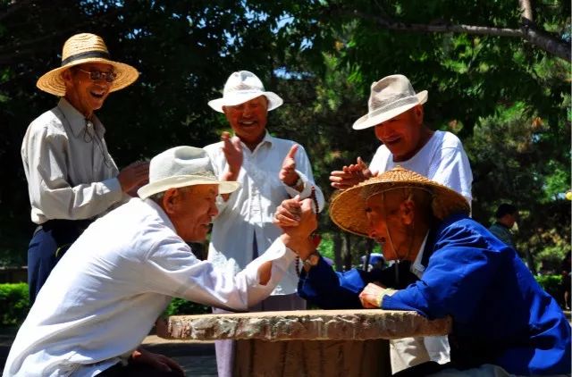 什邡，我想和你谈一辈子恋爱