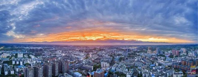 什邡,我想和你谈一辈子恋爱