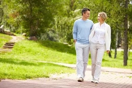 太猛了!杭州37岁孕妈火上抖音!举60斤杠铃,每天跑5公里,预产期当天还在健身房……