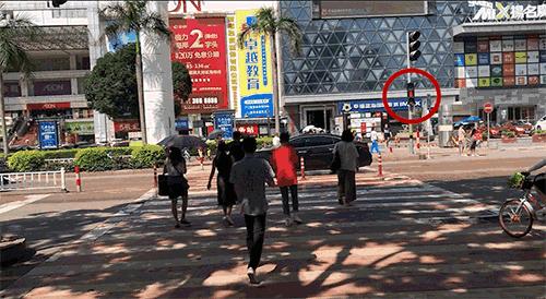 西安抓拍闯红灯视频,西安行人闯红灯抓拍通报