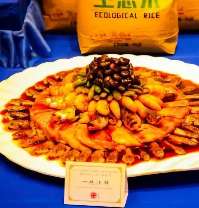 限时七天！上海宁一定要赶紧收下这波来自泰州靖江的美食暴击，来吸一口会跳舞的蟹黄汤包！鲜入心扉