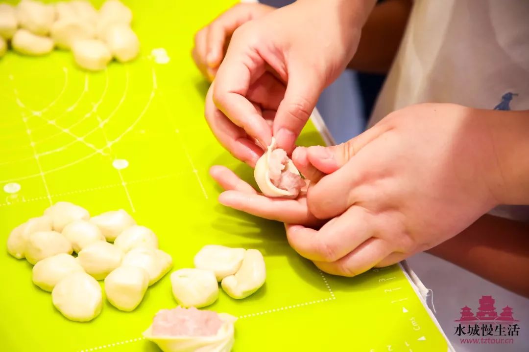 限时七天！上海宁一定要赶紧收下这波来自泰州靖江的美食暴击，来吸一口会跳舞的蟹黄汤包！鲜入心扉