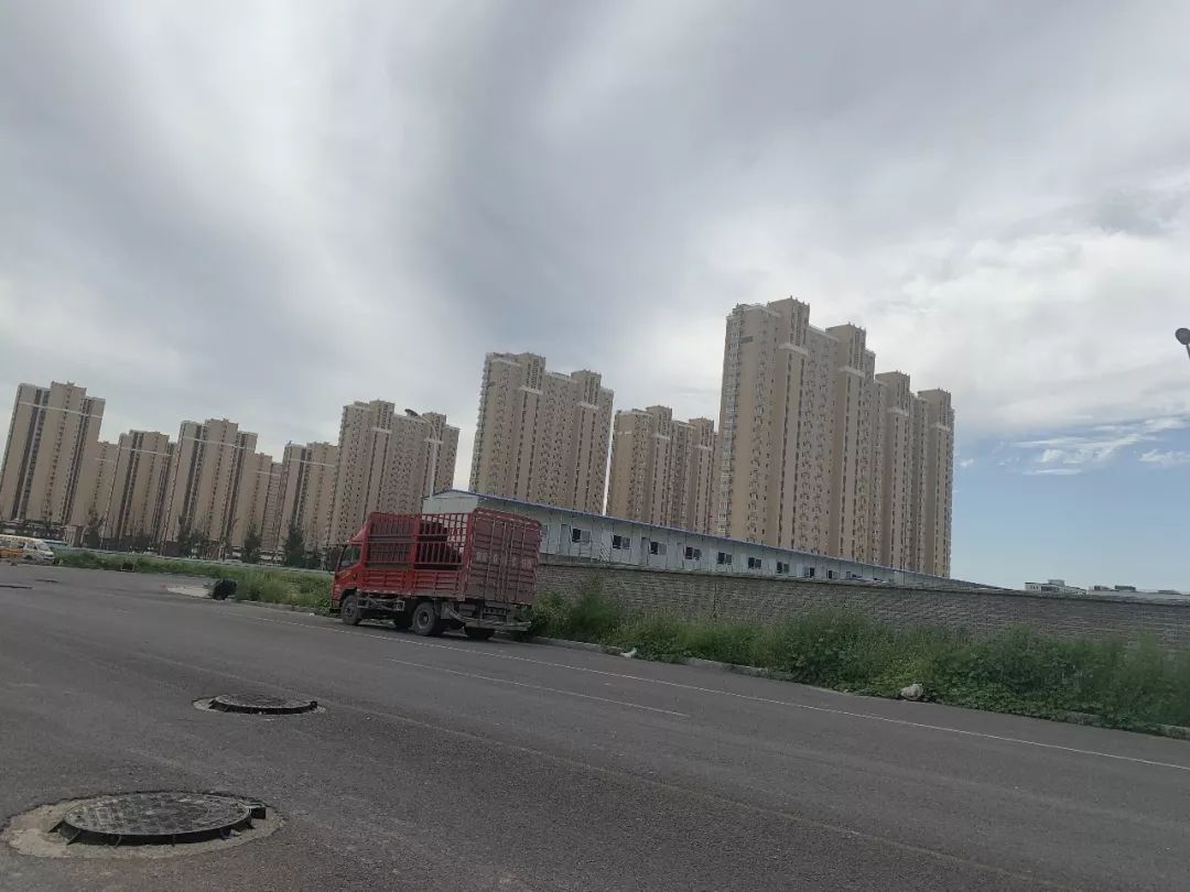 台湖东望和台湖金茂悦,质造和南威哪个好