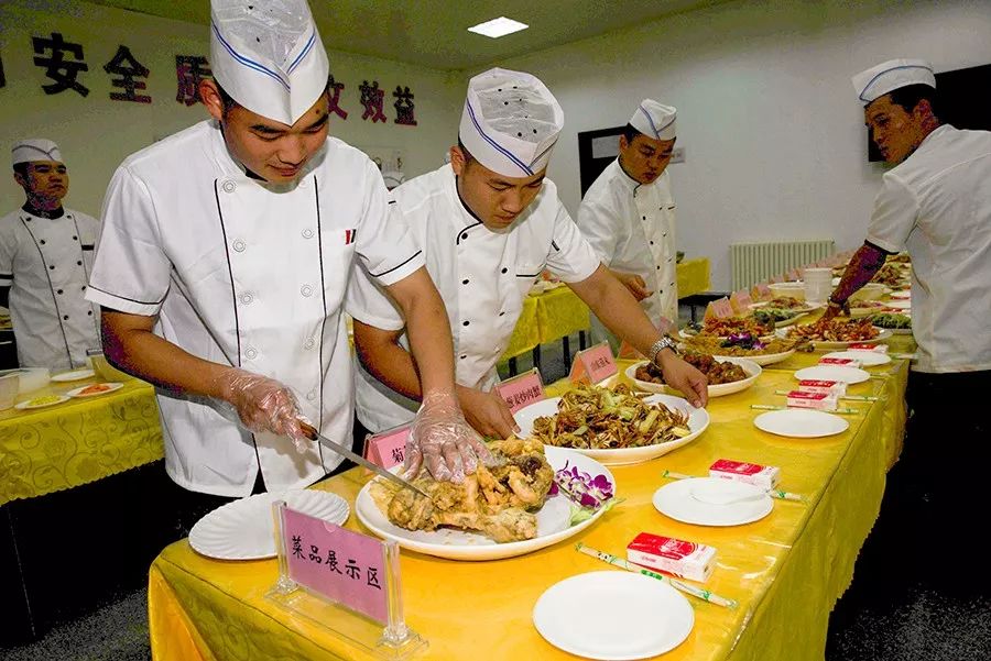 军营“厨神”初长成，三尺灶台显身手——记一次香味满满的培训