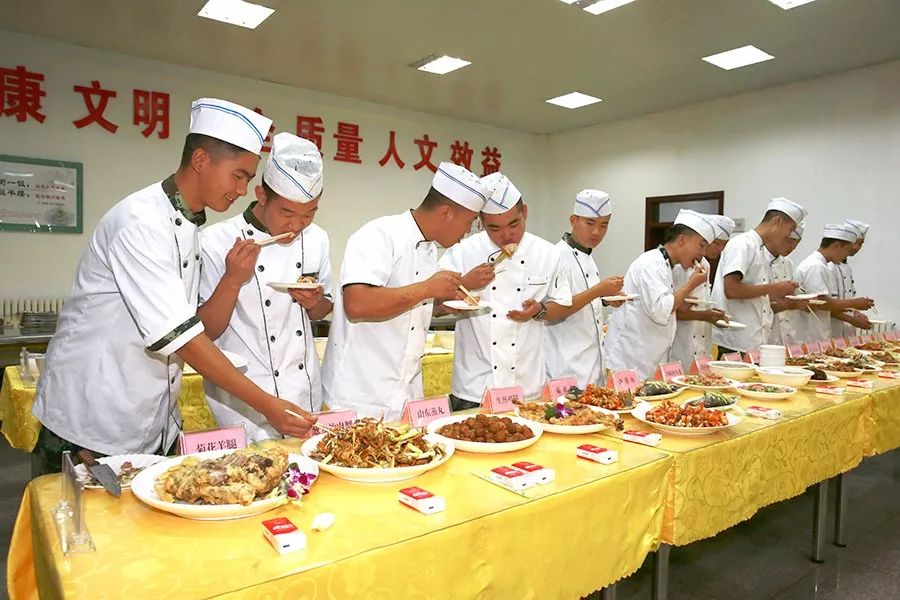 军营“厨神”初长成，三尺灶台显身手——记一次香味满满的培训