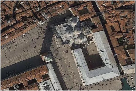 为什么教堂从上面看都是十字架,为什么教堂是十字形