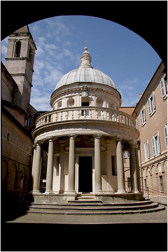 为什么教堂从上面看都是十字架,为什么教堂是十字形