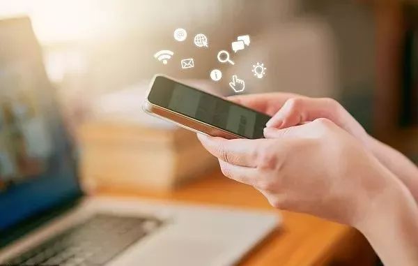 手机朝上朝下什么意思,手机屏幕朝上放还是朝下放好