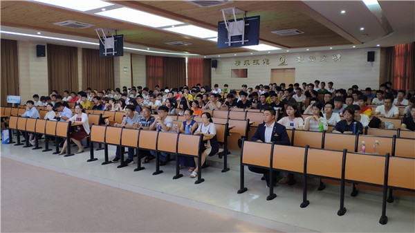 信息工程学院举办活动,信息工程学院召开师生座谈会