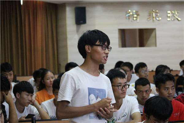 信息工程学院举办活动,信息工程学院召开师生座谈会