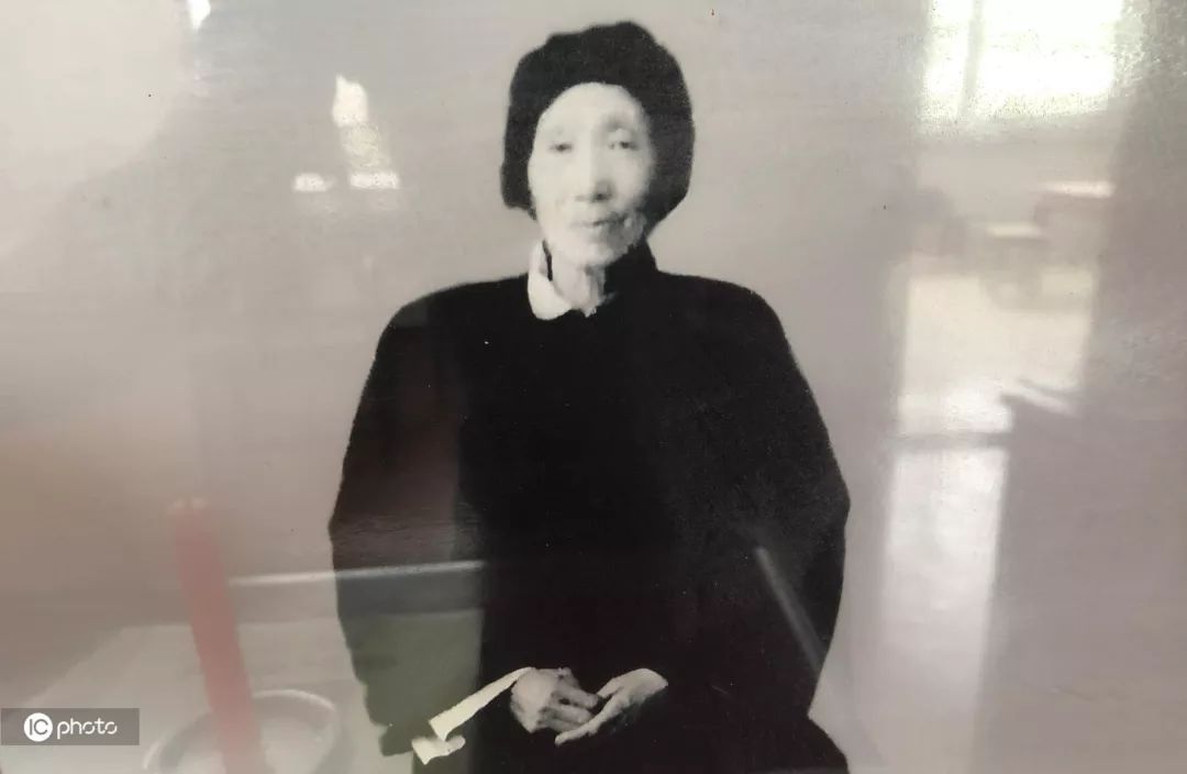 与新中国同岁:他在镇上开了第一家私人诊所|ICphoto