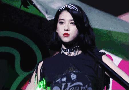 三吉彩花的妆容,可盐可酷可爱可温柔