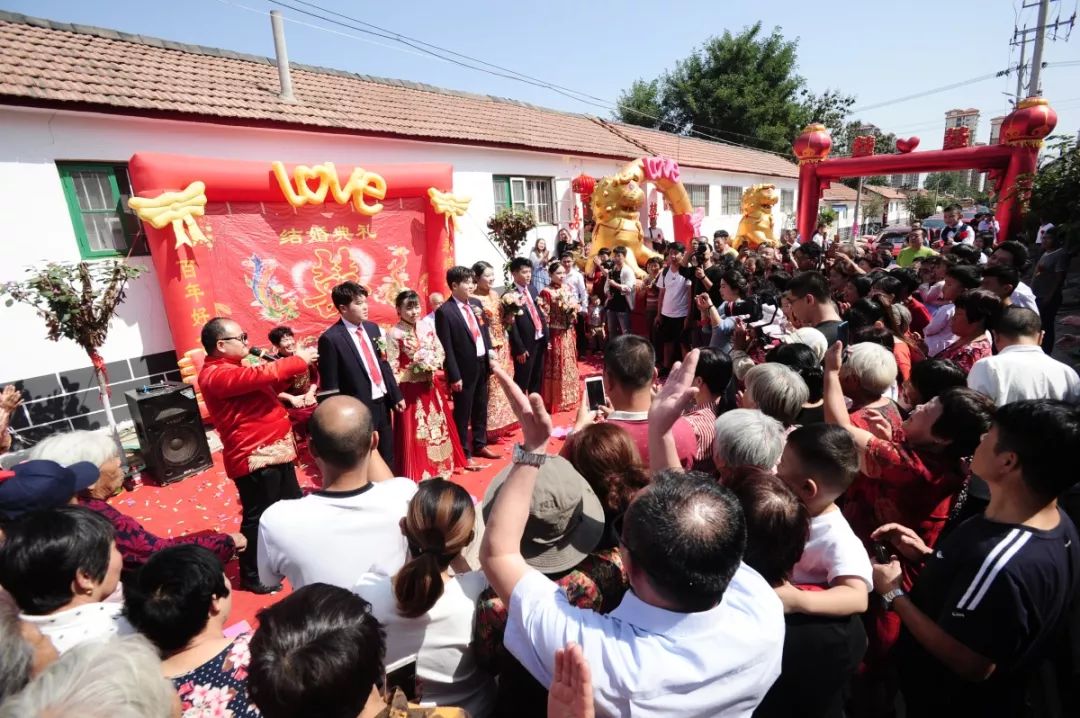 三胞胎十年*考前**进一所大学,高考分数连号!刚刚又同天结婚!又相信缘分了……