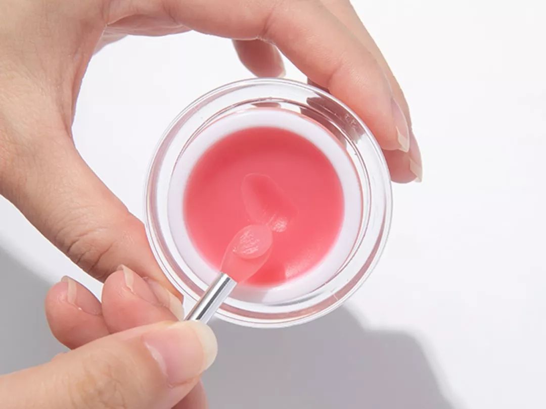 麻范儿好物|10秒卖出4万瓶！明星网红纷纷推荐，没有它，涂再好的口红也没用