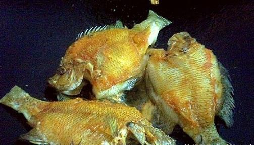 煎鱼时可别直接下油锅记住这3点,煎鱼不粘锅不破皮三种方法