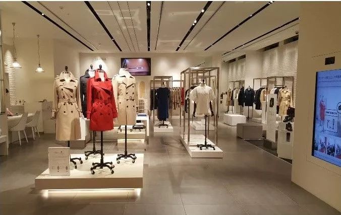 这款被日本影视剧和时尚杂志偏爱了几十年的单品，到底有哪里好？