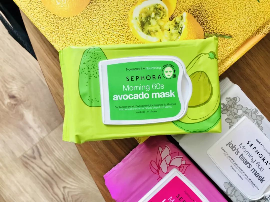 为祖国涂上喜欢的颜色,为青春涂抹美丽的中国红