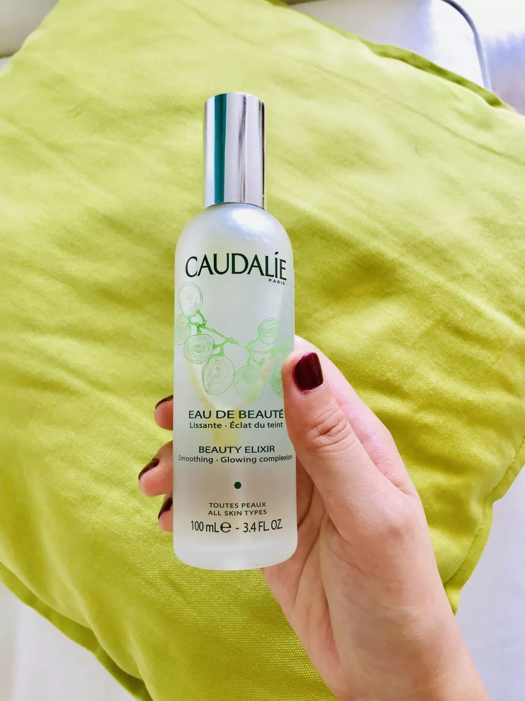 为祖国涂上喜欢的颜色,为青春涂抹美丽的中国红