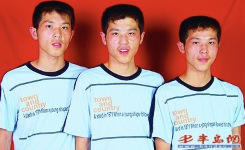 三胞胎十年*考前**进一所大学,高考分数连号!刚刚又同天结婚!又相信缘分了……