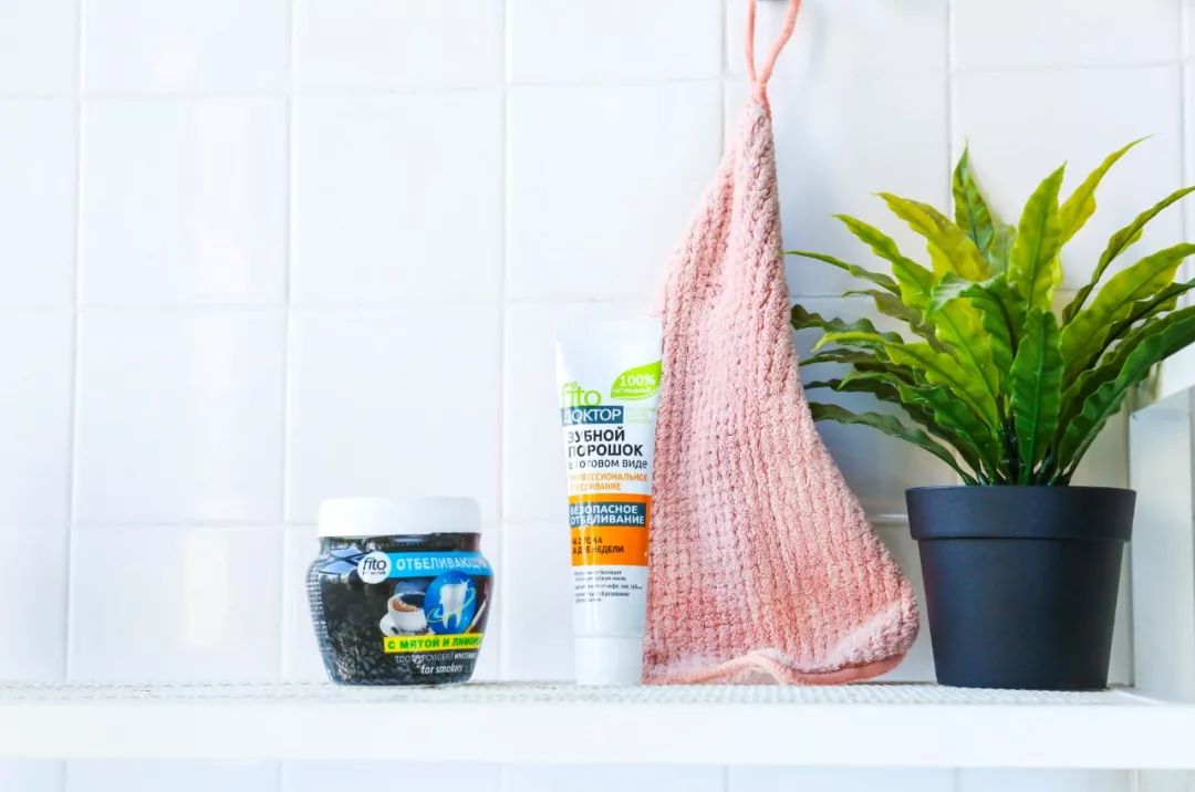 俄罗斯牙膏美白去口臭牙黄,去牙垢黄牙的牙膏测评